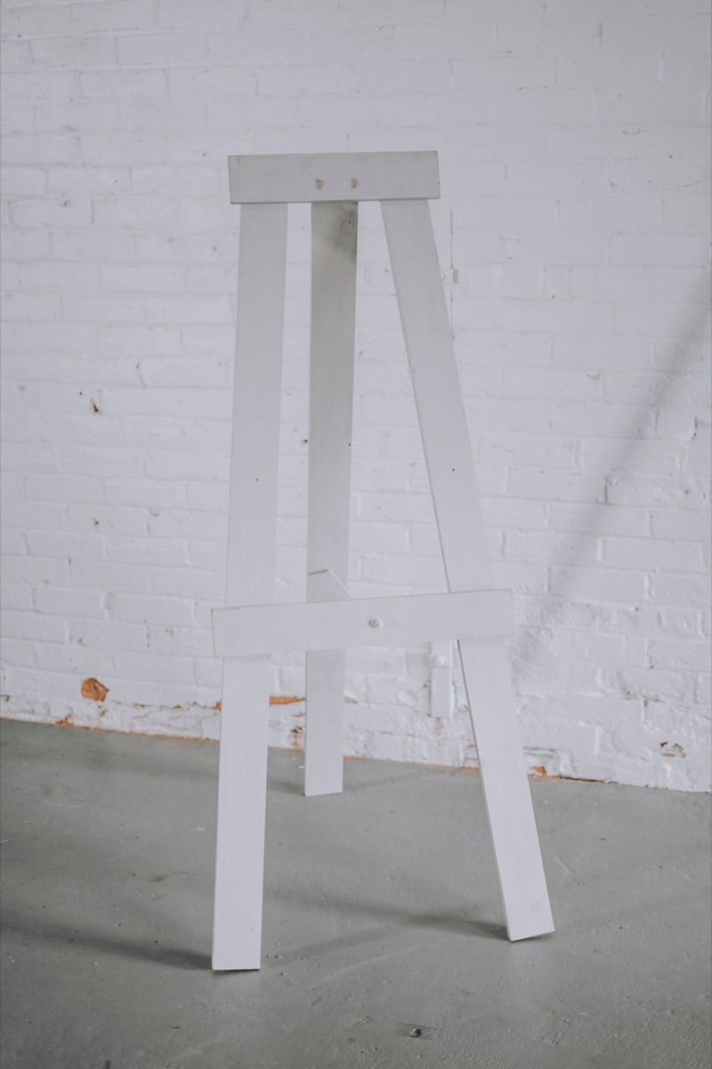 Easel